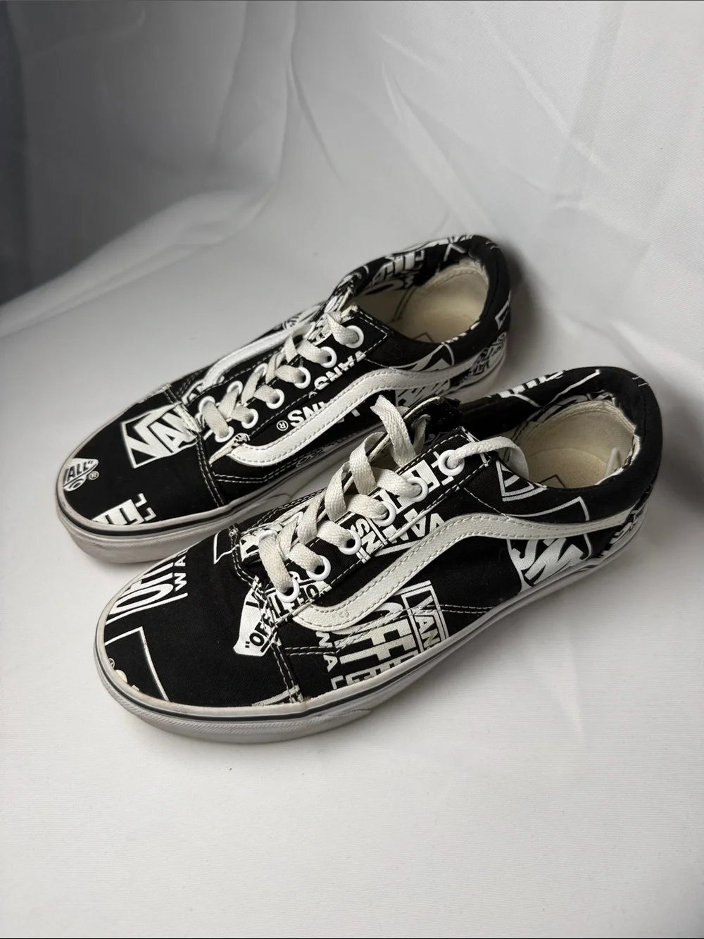 VANS Black and White Graphic Low-Top Sneakers